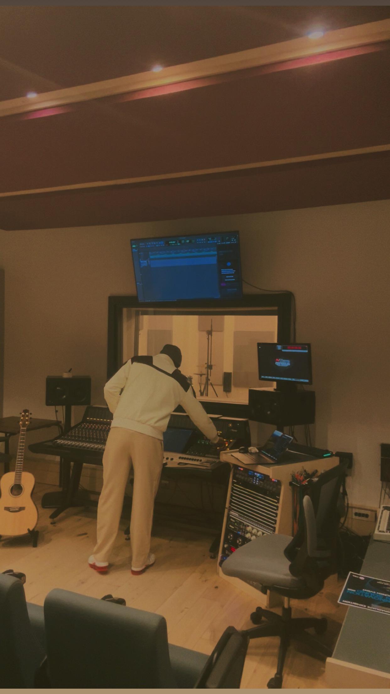 2clopes artist photo